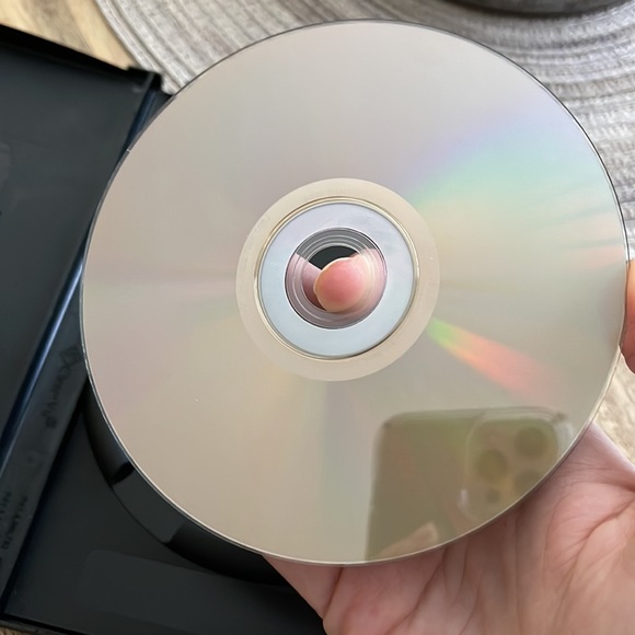 4/$25 Slumdog Millionaire DVD - Picture 4 of 4